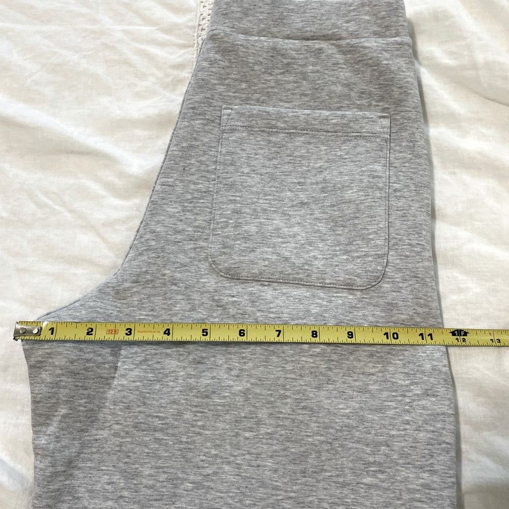 EUC Uniqlo Ballon Sweat Pants - Picture 9 of 16